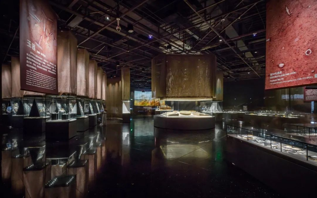 克里克對金沙遺址博物館第三展廳展柜玻璃、燈光、密封性、柜體結構和安全性能進行了全面升級